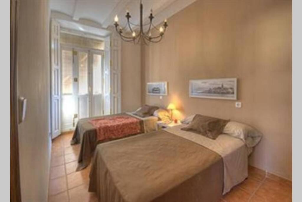 Main Central Station Apartment Valencia Eksteriør bilde